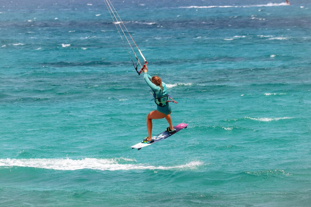 kite surfing, kitesurfer, kitesurfing-7244337.jpg